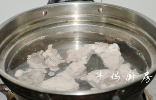 [美食家主题赛--第三季]         海参龙骨汤