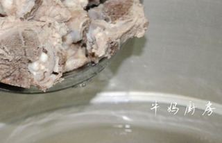 [美食家主题赛--第三季]         海参龙骨汤