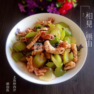 鱿鱼炒西芹