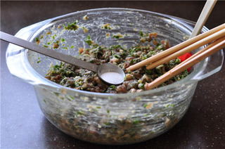 虾肉荠菜灌汤饺